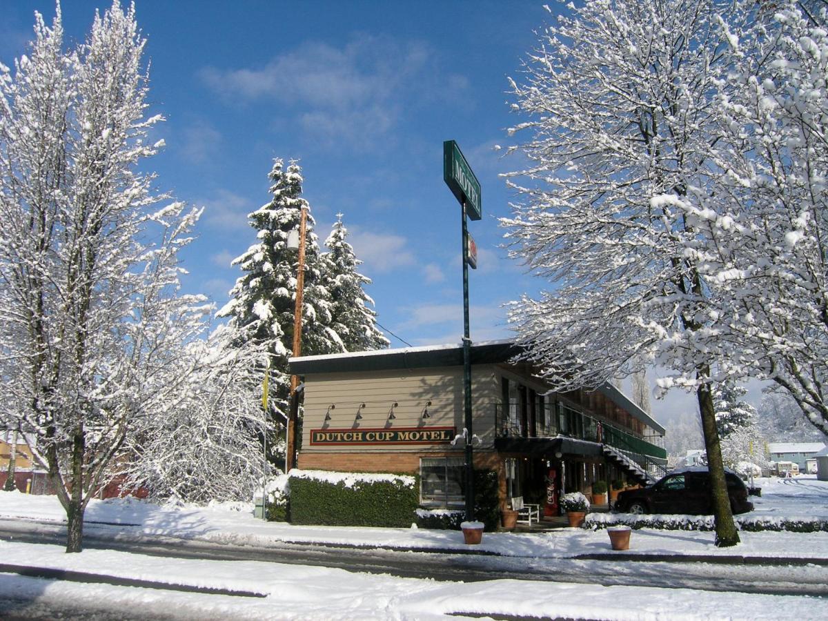 Dutch Cup Motel Sultan Exterior foto